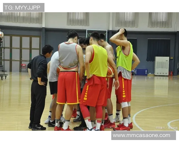 姚明倾情护航小弟成长之路展现篮球精神与团队力量 姚明倾情护航小弟成长之路展现篮球精神与团队力量