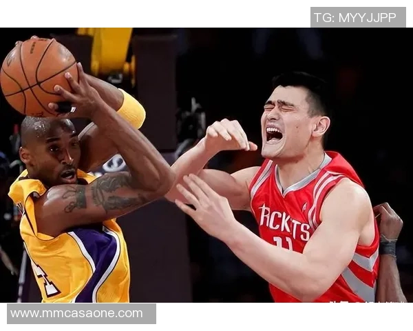 姚明在比赛中遭遇投篮失准挑战球迷期待他重拾巅峰状态